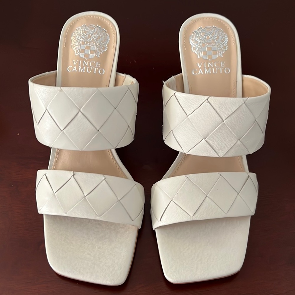 Vince Camuto ~ Candia Natural Nappa